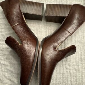 Women’s size 9.5 Enzo Angiolini Dark Brown Heeled loafers